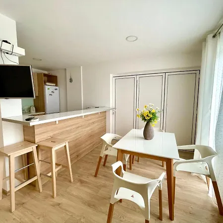 Cozy In Belgrade, Cukarica, Zeleznik, Free Parking And Wifi *