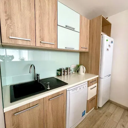 Cozy In Belgrade, Cukarica, Zeleznik, Free Parking And Wifi