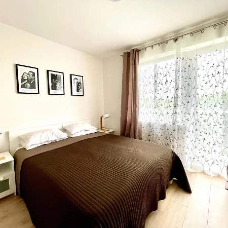 アパート Cozy In Belgrade, Cukarica, Zeleznik, Free Parking And Wifi