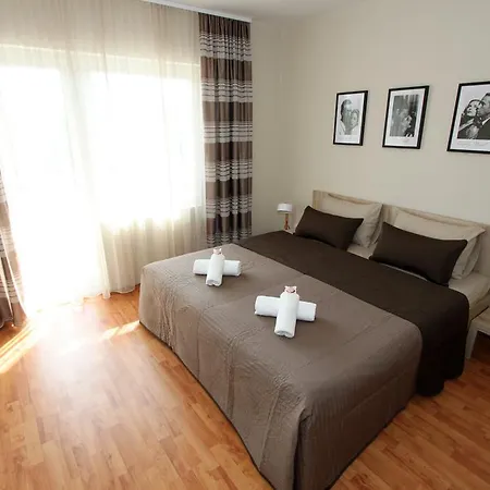 Cozy In Belgrade, Cukarica, Zeleznik, Free Parking And Wifi *