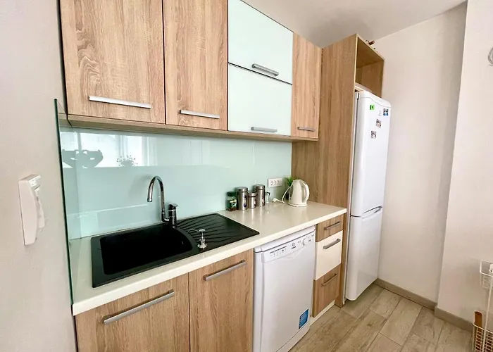 Cozy In Belgrade, Cukarica, Zeleznik, Free Parking And Wifi