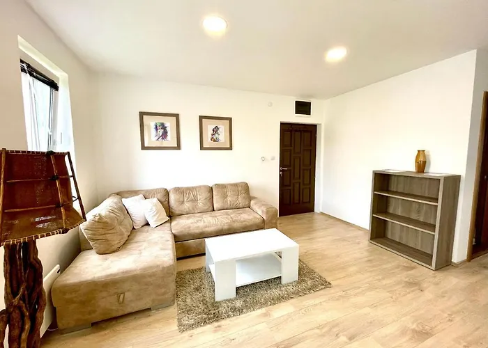 Cozy In Belgrade, Cukarica, Zeleznik, Free Parking And Wifi