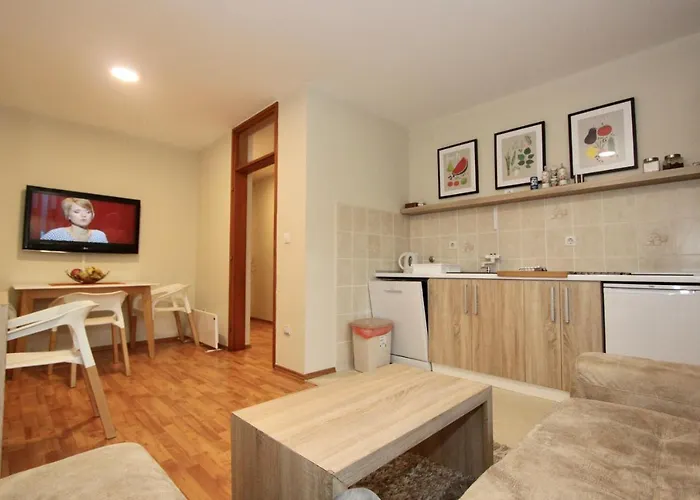 Cozy In Belgrade, Cukarica, Zeleznik, Free Parking And Wifi * Belgrad