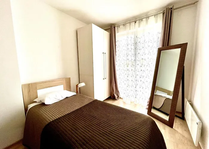 Cozy In Belgrade, Cukarica, Zeleznik, Free Parking And Wifi 公寓 *