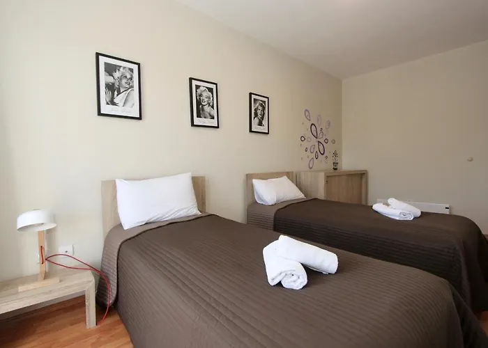 Apartament Cozy In Belgrade, Cukarica, Zeleznik, Free Parking And Wifi Belgrad