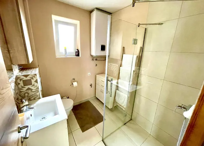 Cozy In Belgrade, Cukarica, Zeleznik, Free Parking And Wifi Apartament Belgrad