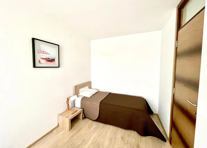 Cozy In Belgrade, Cukarica, Zeleznik, Free Parking And Wifi